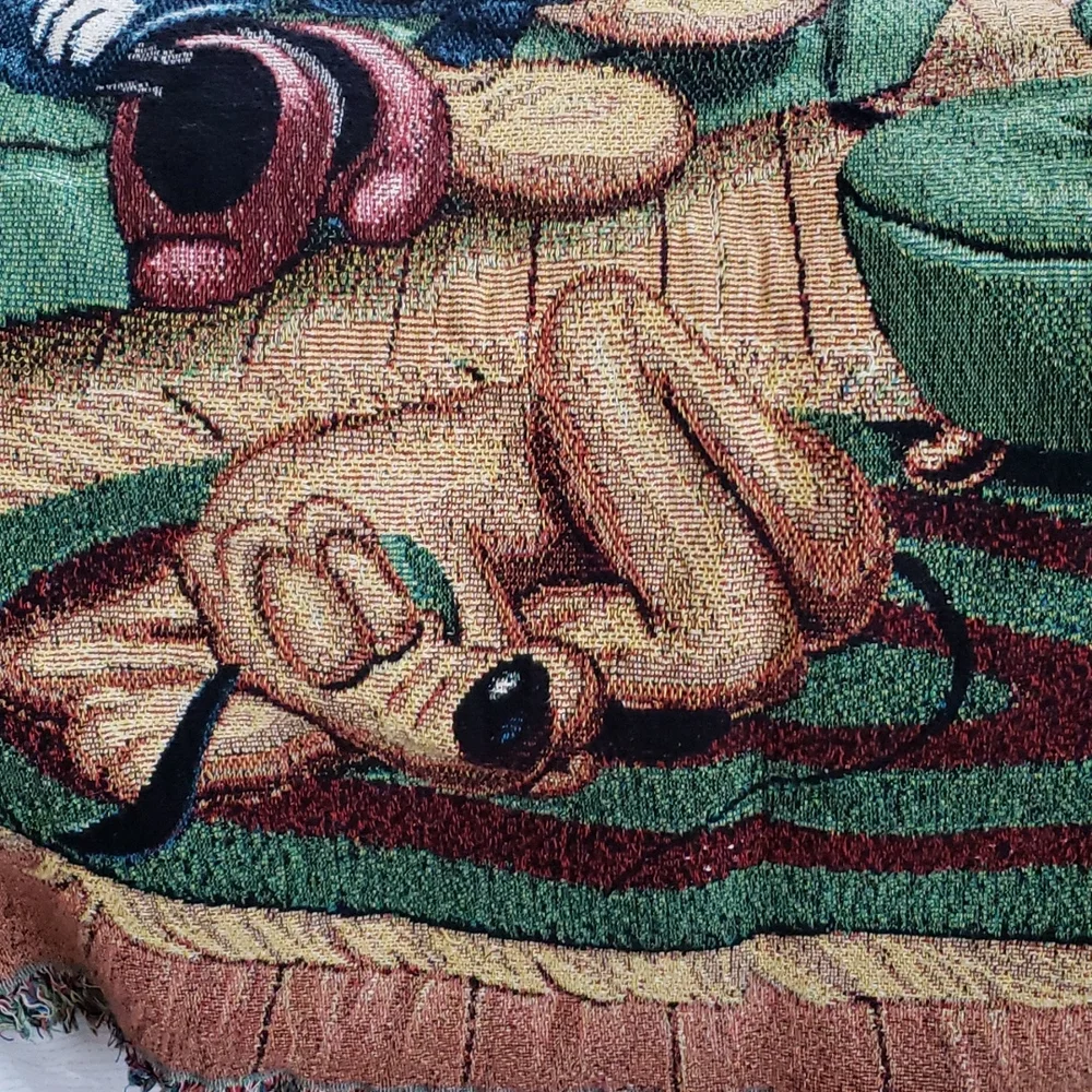 Walt Disney World Mickey's Holiday Gathering Woven Knit Throw 60X50